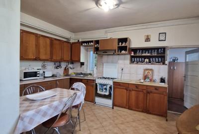 Eroii Revolutiei -  Casa  locuibila - teren 363 mp - deschidere 20.71 mp - P+1E - 19