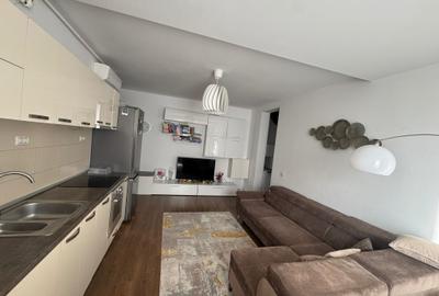 Apartament cu 3 camere decomandat, mobilat în Girocului