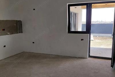 Casă cu Teren 420 Mp în Șendreni - 9