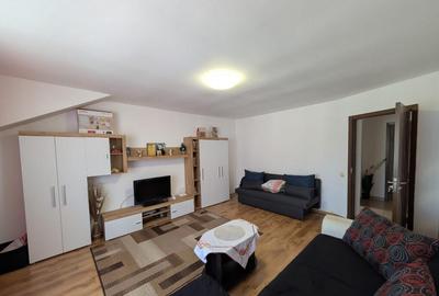 Apartament cu 2 camere de inchiriat, zona ultracentrala Floresti