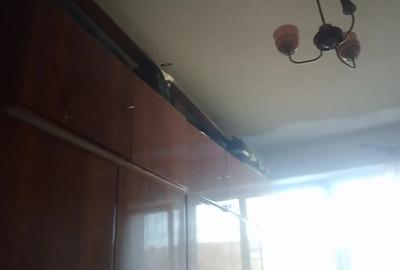 Vand apartament cu 3 camere decomandat et.4 zona Take Ionescu,str.Bucuresti pret 89000 euro negociab - 2