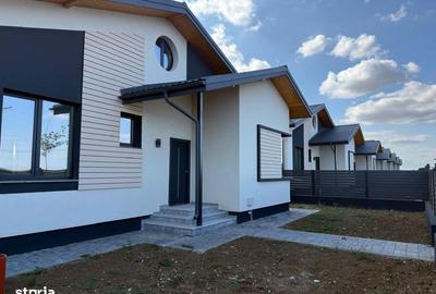 Casă cu 4 camere cu Teren 440 Mp în Frumușani - 8