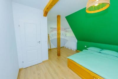 Casă cu 7 camere cu Teren 6370 Mp în Groși - 10