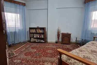 Apartament cu 3 camere decomandat în Central - 2