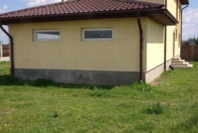 Casă cu 5 camere cu Teren 1400 Mp în Berceni - 1