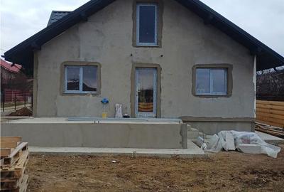 Casă cu 3 camere decomandat cu Teren 500 Mp în Bârnova