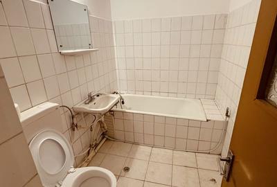 Apartament cu 3 camere decomandat în Rahova - 2