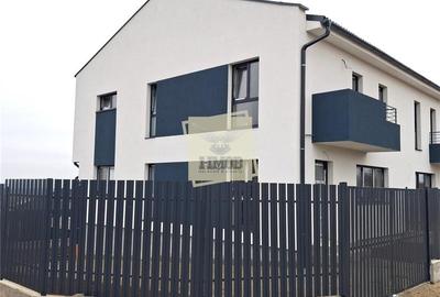 Duplex cu 4 camere cu Canalizare în Exterior Sud - 13