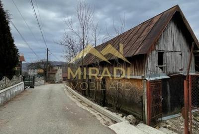 Casă cu 5 camere cu Teren 1990 Mp în Adunați - 11