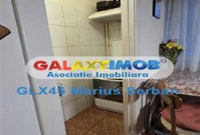 Garsonieră decomandată în Micro 6 - 7