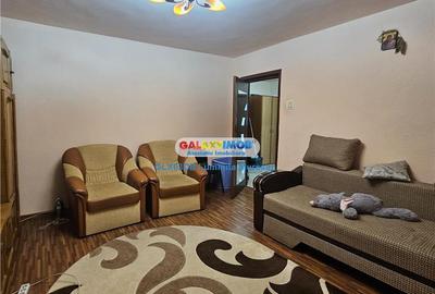 Apartament cu 2 camere decomandat, mobilat în Micro 4 - 2