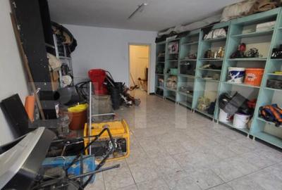 Spatiu comercial de vanzare, zona Micro III - 4