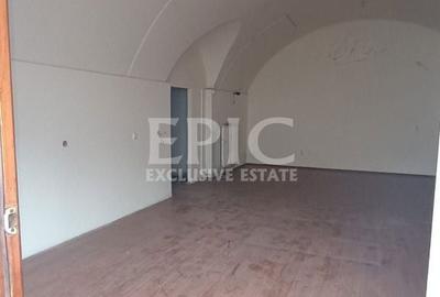Spațiu comercial, de 60 mp, în Central - 2
