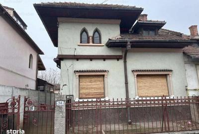 Casă cu 2 camere cu Teren 60 Mp în Grivița - 1