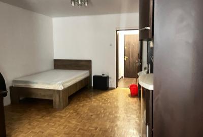 Garsonieră, zona Giurgiului, 2 stații  Eroii Revoluției, str Magurei, 1 - 16