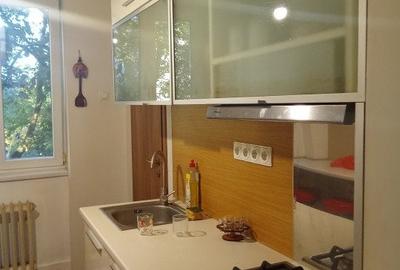 Apartament 4 camere,Bloc reabilitat ,Decebal, Str. Splaiul Crisanei - 10