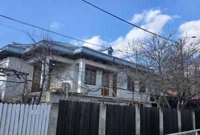 Casă cu 4 camere în Central - 4