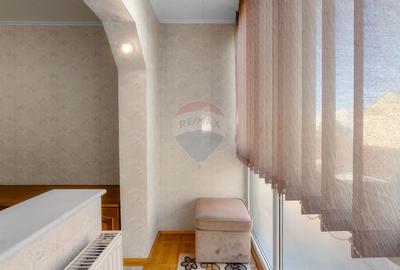 Apartament cu 3 camere de vanzare- COMISION 0% - 8