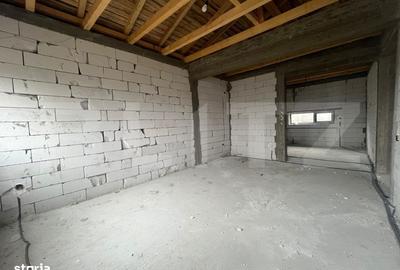 Casă cu 3 camere cu Teren 450 Mp în Malu Mare - 11