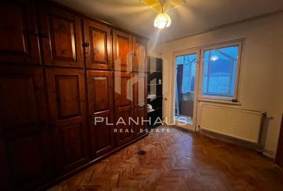 Apartament cu 3 camere semidecomandat în Decebal