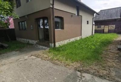 Casă cu 4 camere cu Teren 2600 Mp în Horodnic - 1