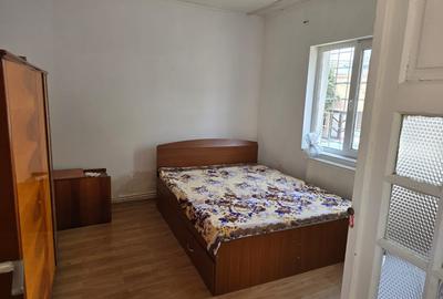 Casă individuală cu 7 camere cu Teren 164 Mp în Tomis I - 2