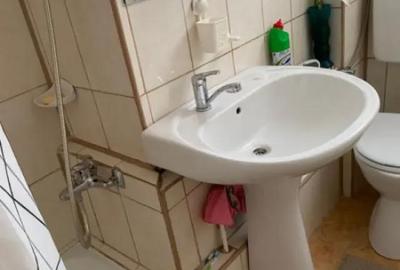 Apartament cu 3 camere decomandat în Capitale - 11