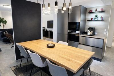 Penthouse cu 4 camere decomandat, mobilat în Tractorul - 4