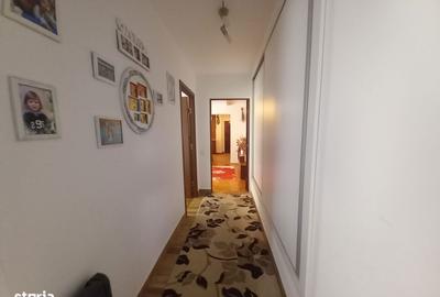 Apartament cu 4 camere semidecomandat în Republicii - 1