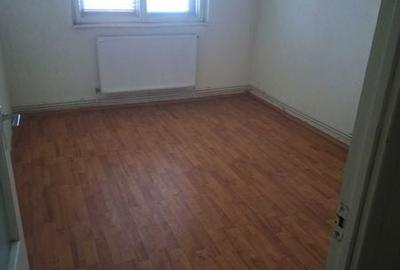 Apartament cu 3 camere decomandat în Sud - 1
