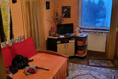Apartament cu 3 camere decomandat în Dâmbu Pietros
