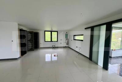 Casă cu 3 camere cu Teren 2600 Mp în Central - 9