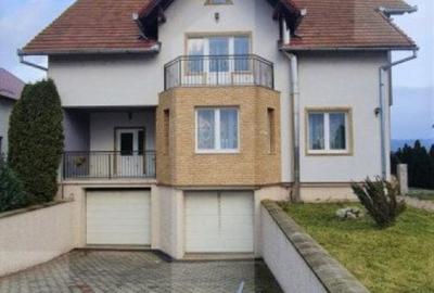 Casă cu 5 camere cu Garaj în Central - 18