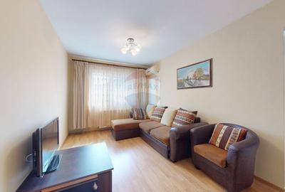 Apartament cu 4 camere decomandat în Calea București