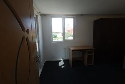 Casă cu 4 camere cu Teren 200 Mp în Apărătorii Patriei