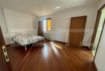 Casă cu 7 camere cu Teren 1300 Mp în Central - 18