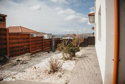 Casă cu 4 camere cu Teren 565 Mp în Iris - 1