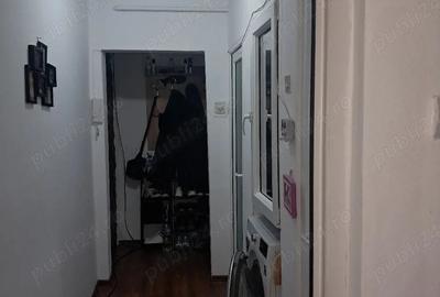 Apartament cu 3 camere semidecomandat în Big - 3