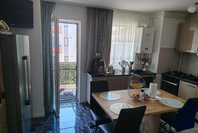 Apartament cu 3 camere decomandat în Florești
