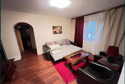 Apartament cu 3 camere semidecomandat în Podu Roș - 1