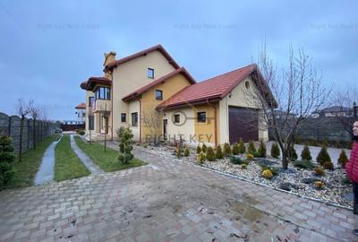 Casă individuală cu 8 camere în Domnești