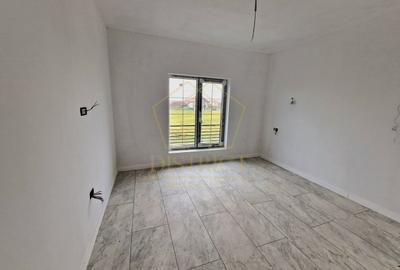 Duplex cu 5 camere cu Canalizare în Moșnița Nouă - 4