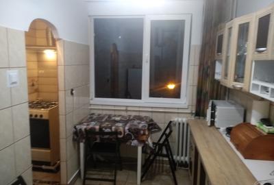 Matei Ambrozie, 3 camere - 2