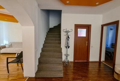 Vila individuala, zona linistita aproape de metrou - 18
