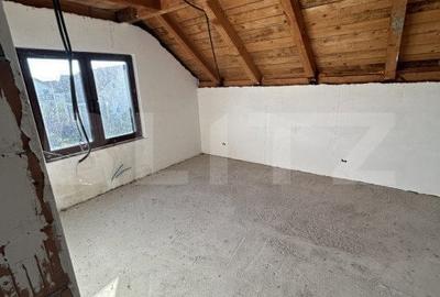 Casă cu 4 camere cu Teren 500 Mp în Beclean
