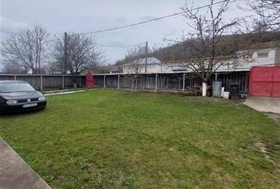 Casa de vanzare cu gradina aproape de Onesti - 3