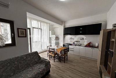 Apartament de vanzare 2 camere prima afisare zona Doamna Sta