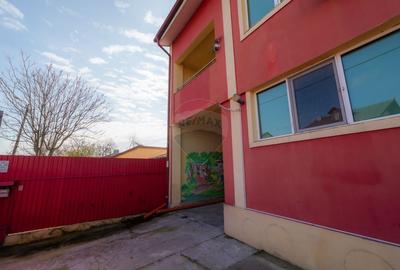 Vila de inchiriat, nemobilata, multifunctionala,  Aparatorii Patriei - 38