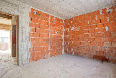 Casă cu 6 camere cu Teren 847 Mp în Hălchiu - 44