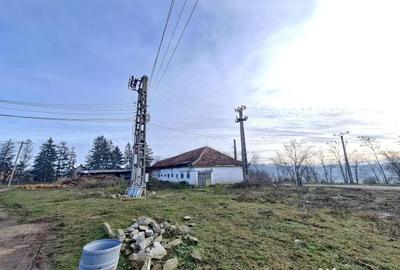 Teren de 1300 mp, în Central - 3